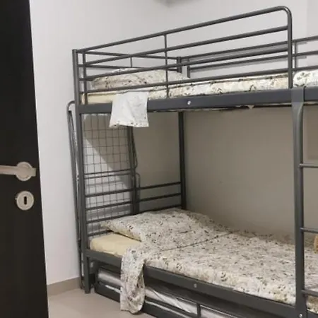 2br-7 Guests-free Parking-pool-aircon Paralimni