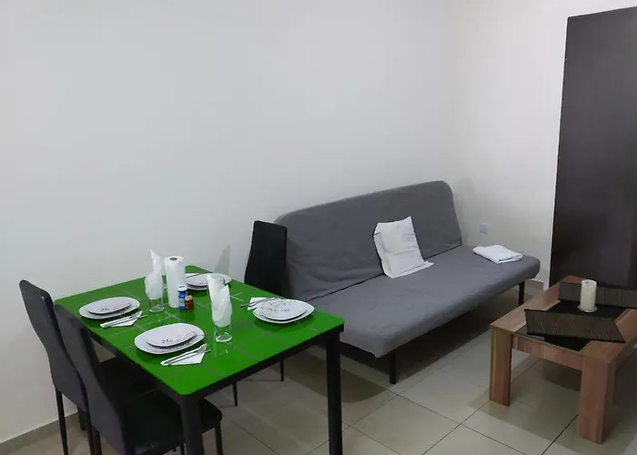 Apartmán 2br-7 Guests-free Parking-pool-aircon *
